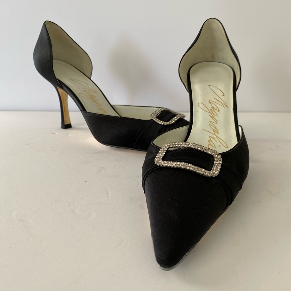 Magnolia Black Heels with Sparkling Buckle